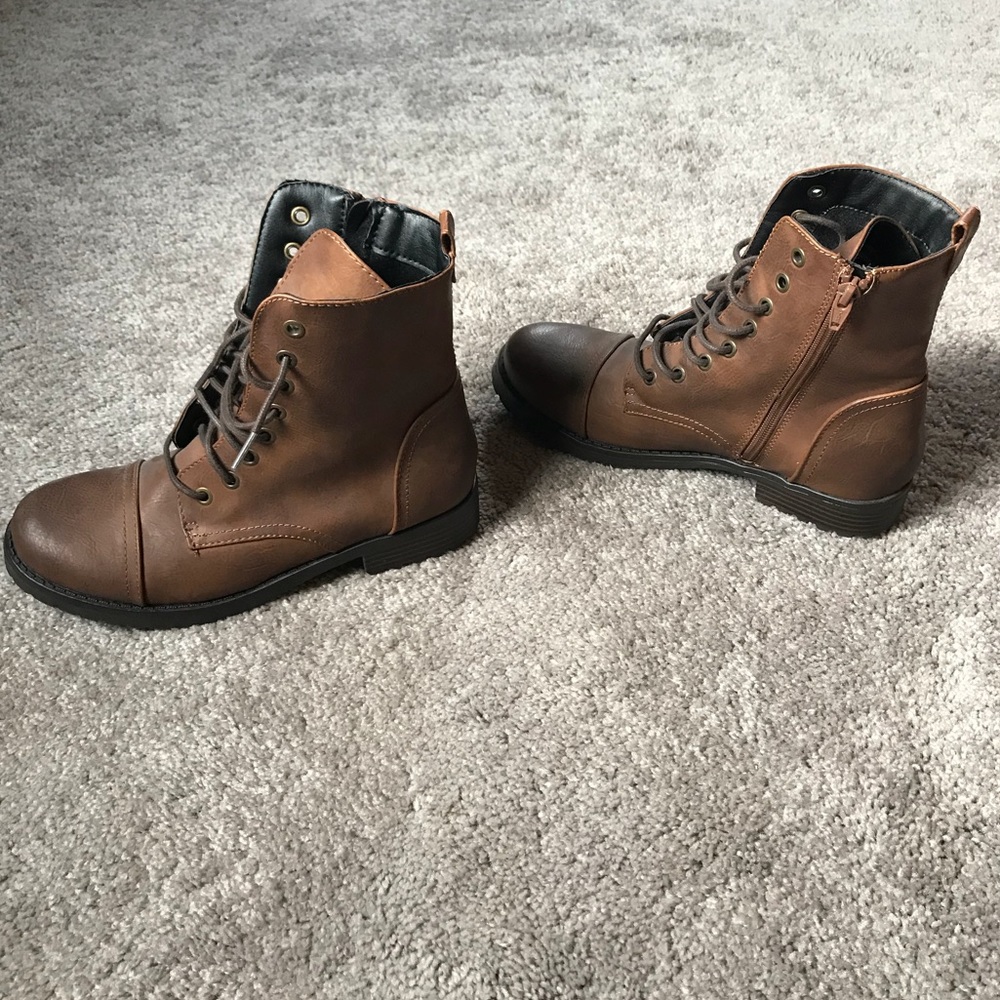 Mossimo Supply Co. brown boot size 7.5